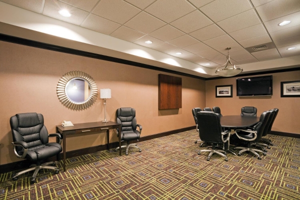 Holiday Inn Express & Suites OPELIKA AUBURN